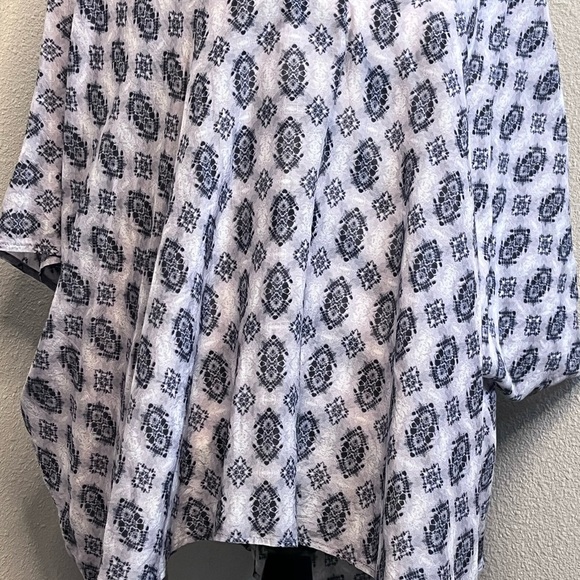 Velvet by Graham & Spencer Sz L Batik Tie-Dye Print Boho Kaftan Tunic Top - Picture 5 of 13